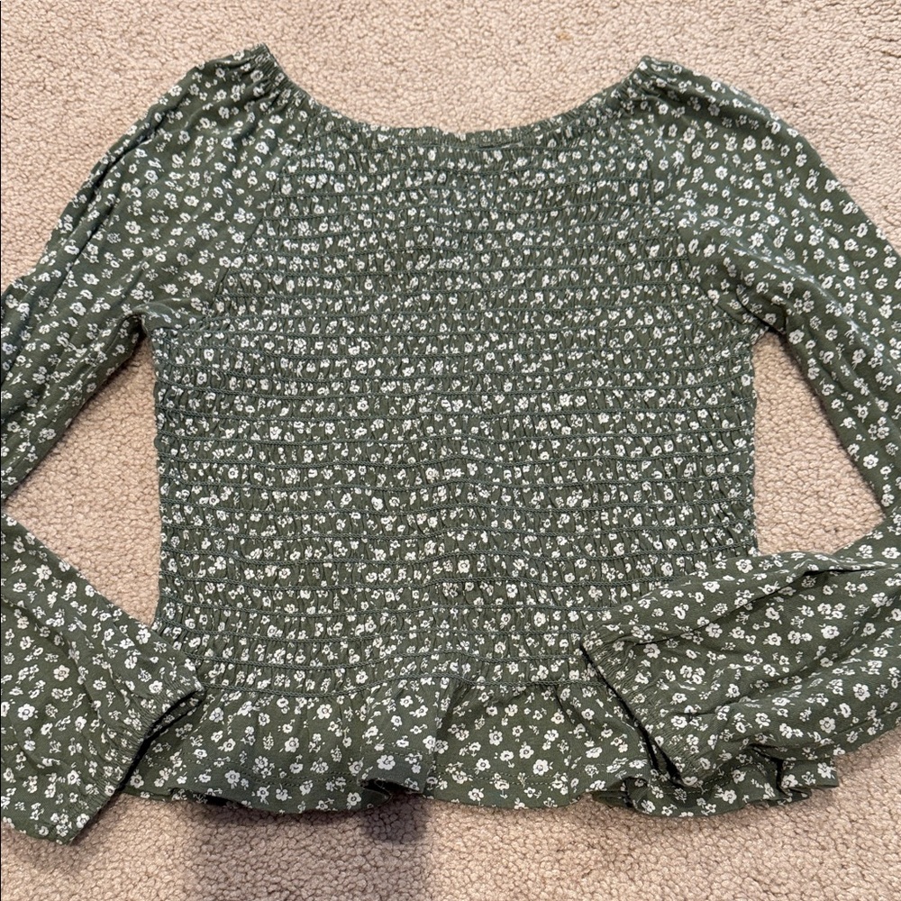 Old navy girls Floral Green Smocked Top sz 8 like new
